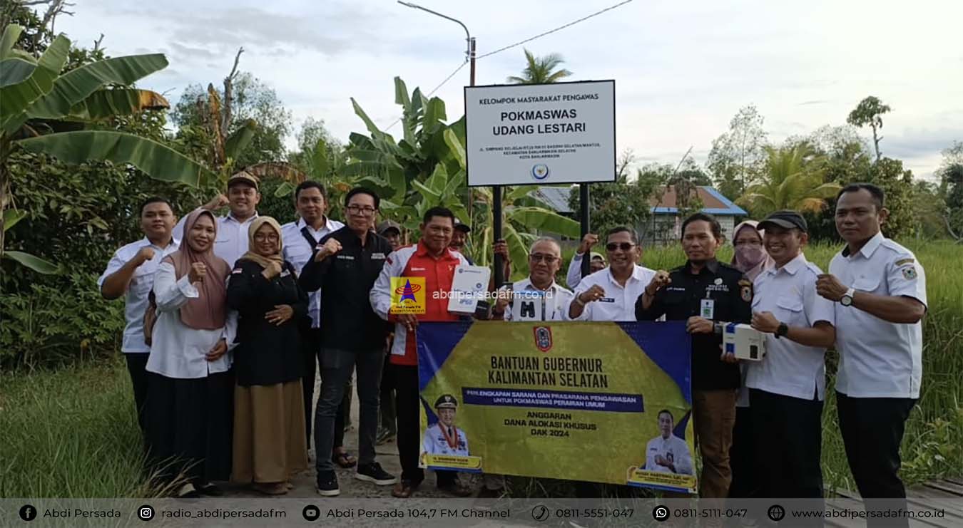 Dislutkan Kalsel Bantu Alat Pendukung Pengamanan Sungai Ke Pokmaswas Udang Lestari Banjarmasin