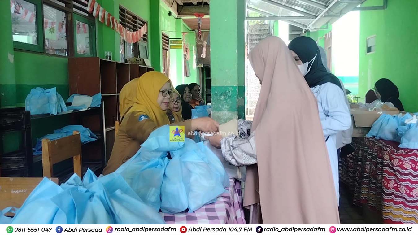 Tetap Bergulir Selama Ramadan, 518 Siswa SDN Cindai Alus 1 Terima Paket MBG untuk Berbuka